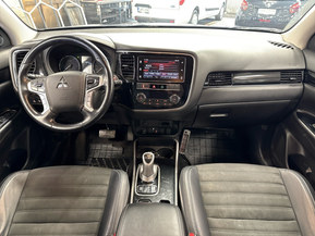 Mitsubishi Outlander PHEV