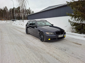 BMW 330