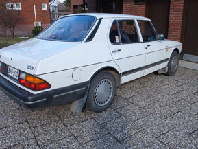 Saab 900