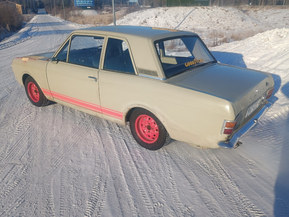 Ford Cortina