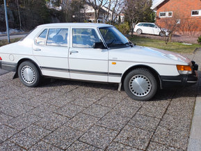 Saab 900