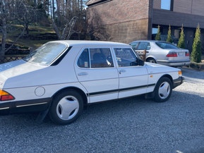 Saab 900