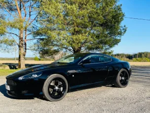 Aston Martin DB9