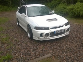 Mitsubishi Lancer