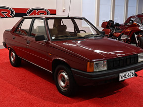 Renault 9