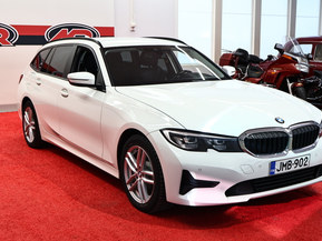 BMW 330