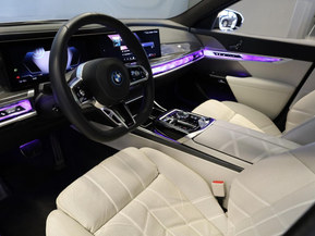 BMW i7