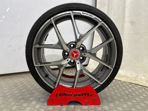 Mercedes-Benz CLA 45 AMG