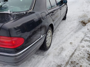 Mercedes-Benz E