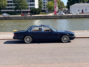Jaguar XJ8