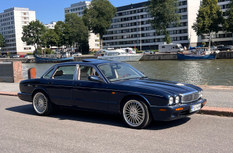 Jaguar XJ8