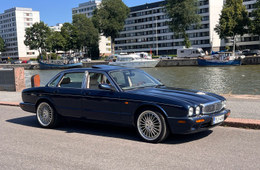 Jaguar XJ8