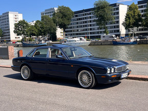 Jaguar XJ8