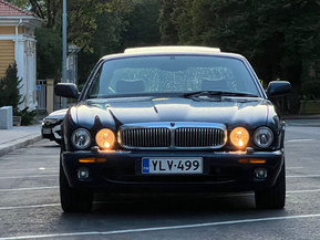 Jaguar XJ8