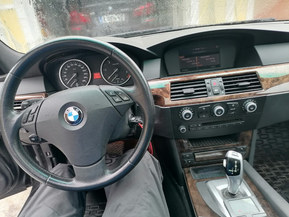 BMW 525