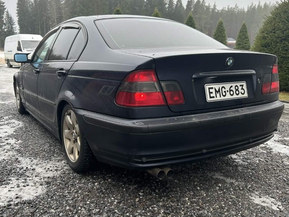 BMW 323