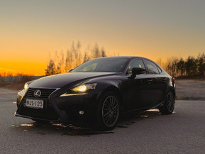 Lexus IS