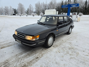 Saab 900