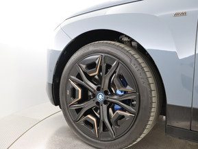 BMW iX M60