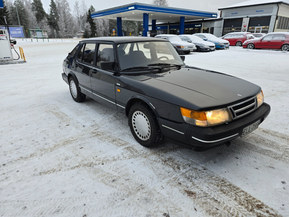 Saab 900