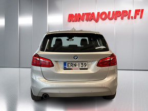 BMW 225