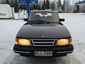 Saab 900