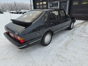 Saab 900