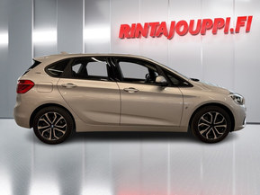 BMW 225