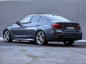 BMW 330