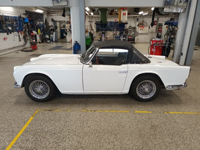 Triumph TR4