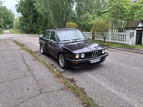 BMW 528