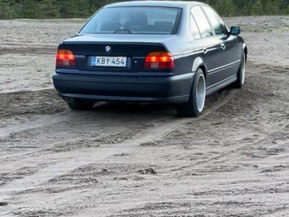 BMW 528