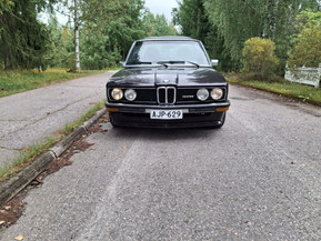 BMW 528
