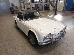 Triumph TR4
