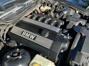 BMW 323