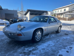 Porsche 928