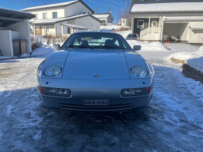 Porsche 928