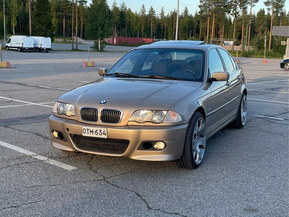 BMW 330