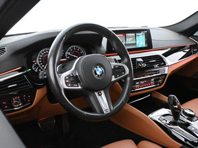 BMW M550i
