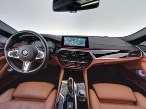 BMW M550i