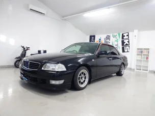 Nissan Laurel