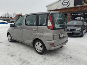 Toyota Yaris Verso