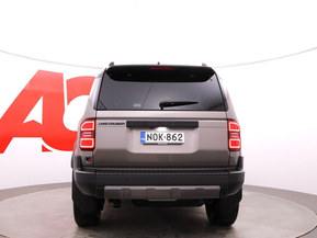 TruckMasters Land Cruiser