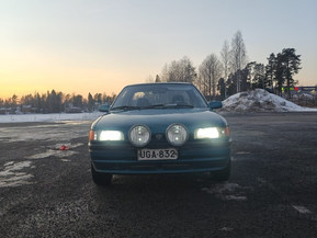 Mazda 323