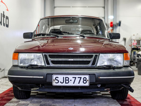 Saab 900