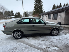 Saab 900