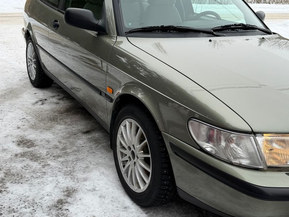 Saab 900