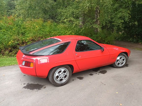 Porsche 928
