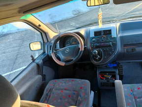 Mercedes-Benz V 220