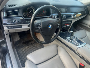 BMW 730